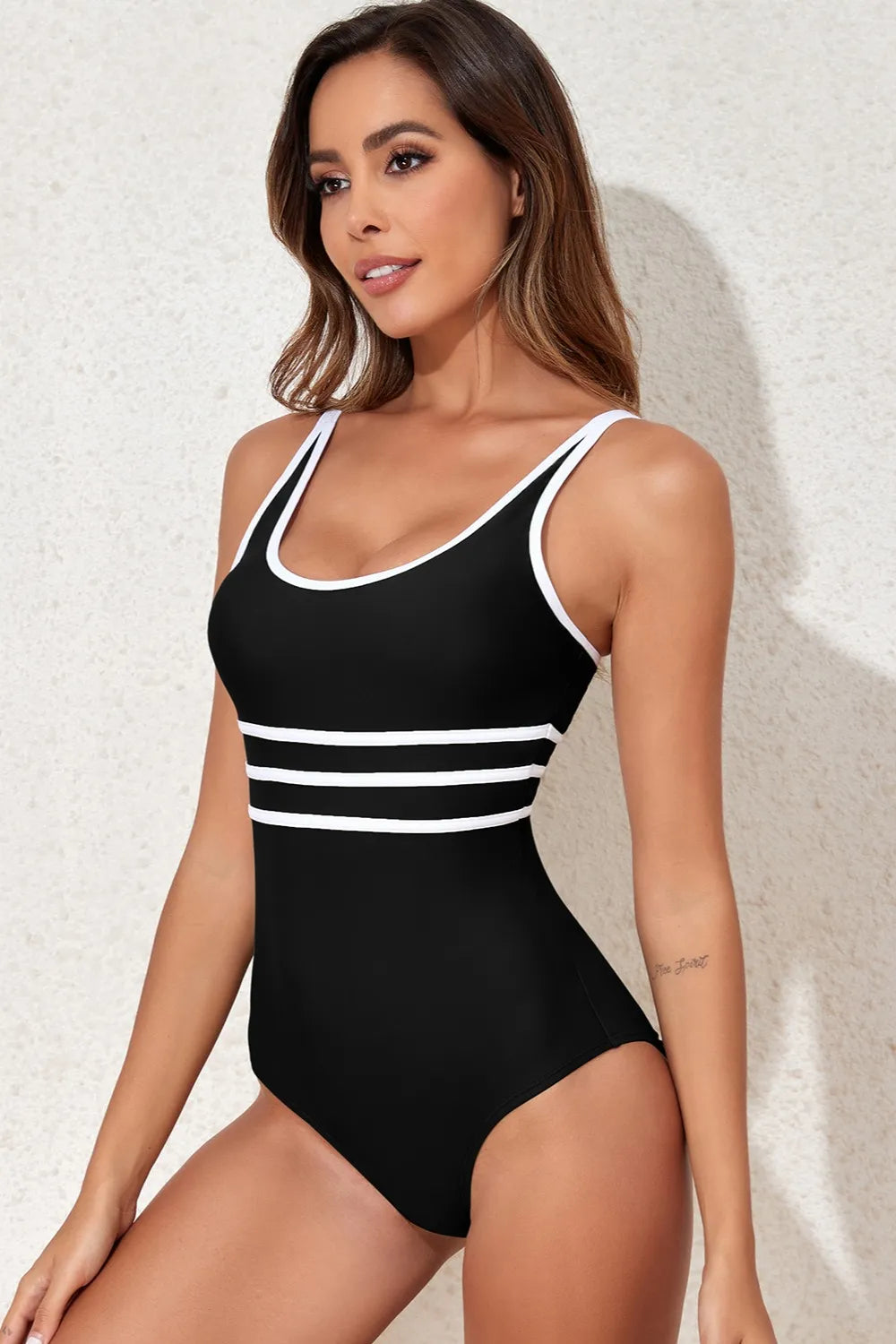 Stylish Contrast Trim Scoop Neck One-Piece Swimwear - Znvia