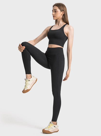 Scoop Neck Crisscross Straps Sports Bra - Znvia