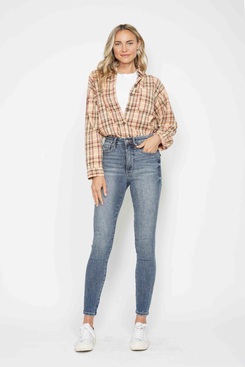 Full Size Tummy Control Contrast Wash Skinny Jeans – Sculpt, Shape, and Shine! - Znvia